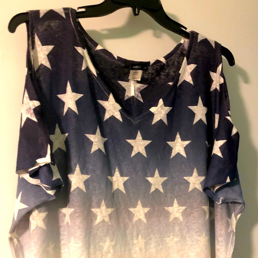 Nice NWOT, never worn Size 3X ING Cold Shoulder T with stars, in time for 🇺🇸